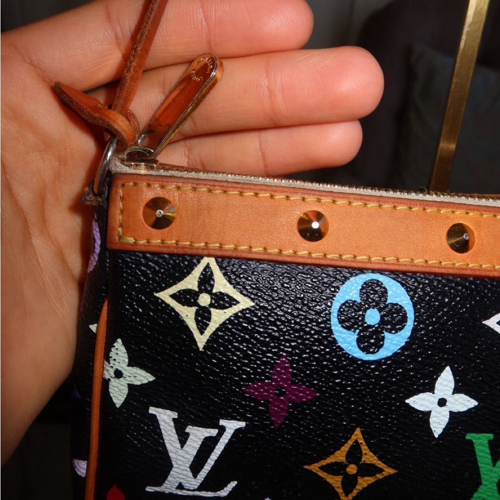 SOLD!!!Louis Vuitton Murakami Black Pochette - Picture 4 of 14